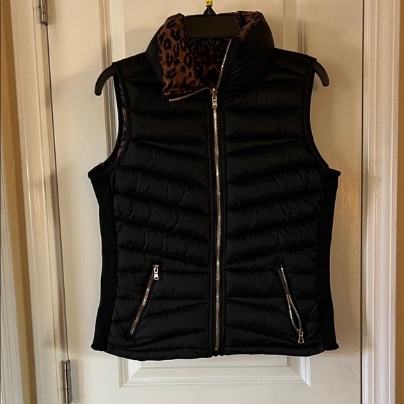 Snobbish Jackets & Blazers - Elegant Black Quilted Vest with Animal Print Interior